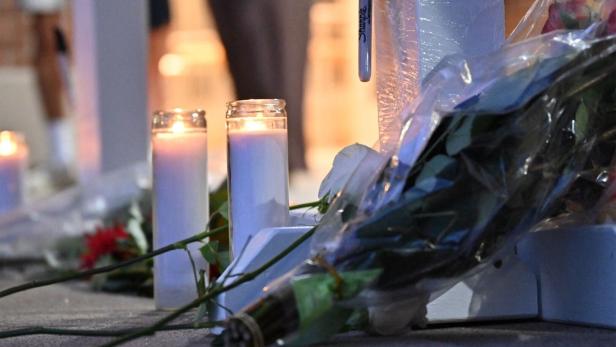 US-SHOOTING-MINNEAPOLIS-VIGIL