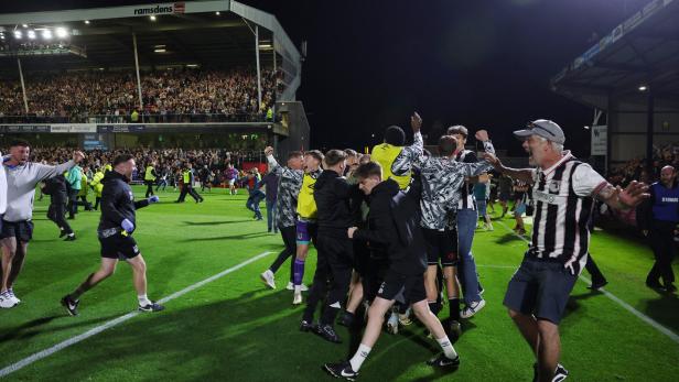 Carabao Cup - Second Round - Grimsby Town v Manchester United Noch jubelt Grimsby