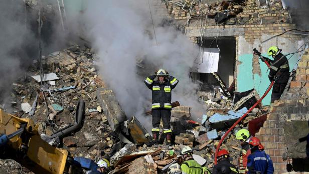 TOPSHOT-UKRAINE-RUSSIA-CONFLICT-WAR