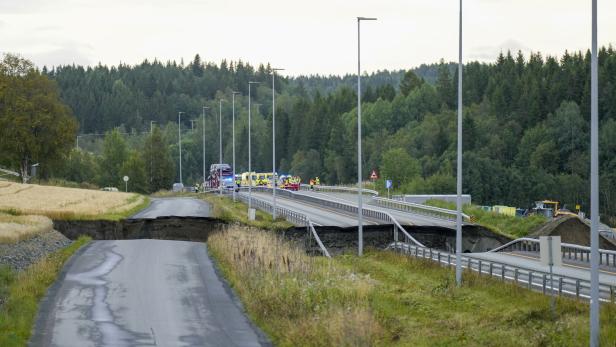 One person missing after landslide in central Norway