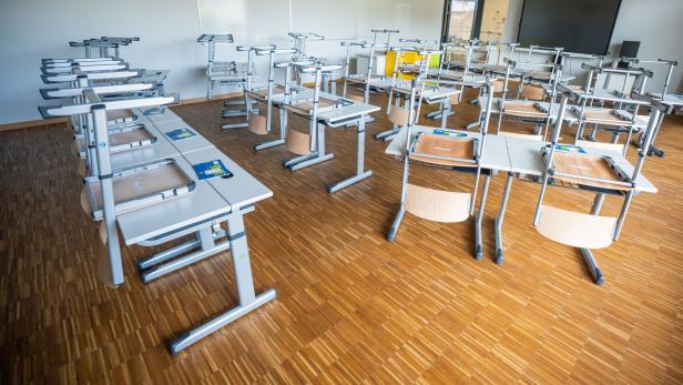 ++ THEMENBILD ++ SCHULE / SCHULBEGINN / UNTERRICHT