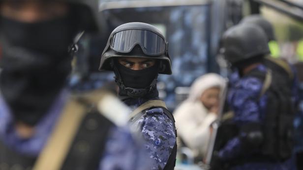 Houthi supporters protest against the US in Sana'a