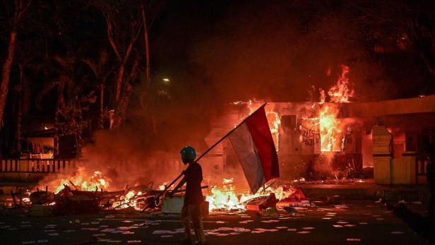 TOPSHOT-INDONESIA-POLITICS-PROTEST