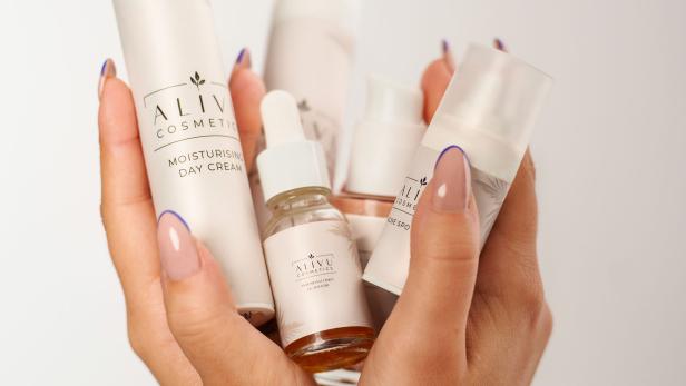 Tierversuchsfreie Naturkosmetik von AlivuCosmetics in Vöcklabruck – Feuchtigkeitscreme ohne Parabene, mineralischer veganer Sonnenschutz (SPF 30/50).
