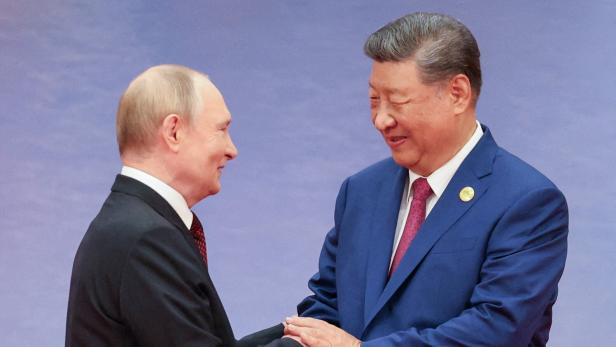 Chinese President Xi welcomes Russian President Putin at SCO summit in Tianjin Russlands Präsident Putin und Chinas Staatschef Xi Jinping