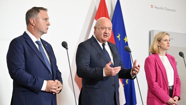 KLAUSUR DER BUNDESREGIERUNG: DOORSTEP - BABLER/STOCKER/MEINL-REISINGER KLAUSUR DER BUNDESREGIERUNG: DOORSTEP - BABLER/STOCKER/MEINL-REISINGER