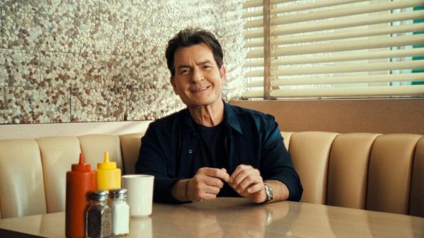 46-218266313 Charlie Sheen
