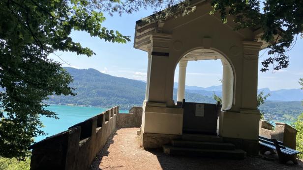 Die Hohe Gloriette mit Aussicht auf den Wörthersee.