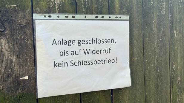 Der Schützenverein des Amokläufers wurde nach seiner Tat gesperrt. Auf einem Schild steht: "Anlage geschlossen, bis auf Widerruf kein Schiessbetrieb"