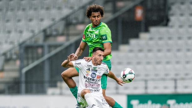 FUSSBALL: ADMIRAL BUNDESLIGA/ 1. RUNDE: WSG TIROL - TSV EGGER GLAS HARTBERG Jamie Lawrence, Abwehrchef von WSG Tirol ist 2,01 Meter groß