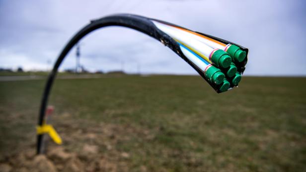 Erfolgreich querbeet: Dorf wagt Breitbandausbau Marke Eigenbau 120 Millionen Euro: Telekomfirmen wollen Breitbandförderung nicht