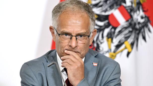 KLAUSUR DER BUNDESREGIERUNG: PRESSEBRIEFING - MARTERBAUER