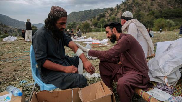 At least 1,400 people killed and more than 2,000 injured in earthquake in Afghanistan