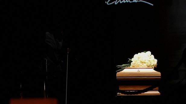 Designer Giorgio Armani lies in state, in Milan