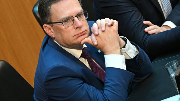 SONDERSITZUNG DES NATIONALRATS AUF VERLANGEN DER FPÖ: WÖGINGER SONDERSITZUNG DES NATIONALRATS AUF VERLANGEN DER FPÖ: WÖGINGER