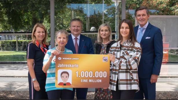Politiker mit großer Jahreskarte.