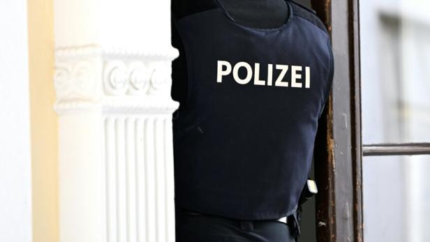 HAUSDURCHSUCHUNG BEI NEONAZI KÜSSEL HAUSDURCHSUCHUNG BEI NEONAZI KÜSSEL