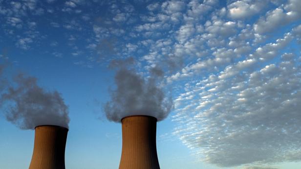 FILES-SPAIN-NUCLEAR-ENERGY Kühltürme eines Atomkraftwerkes in Spanien