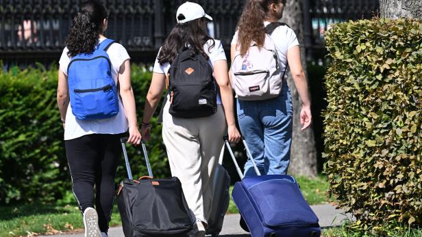 ++ THEMENBILD ++ TOURISMUS / WIRTSCHAFT / BRANCHEN / FREIZEIT / HANDEL / URLAUB ++ THEMENBILD ++ TOURISMUS / WIRTSCHAFT / BRANCHEN / FREIZEIT / HANDEL / URLAUB