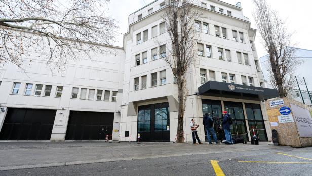 Vienna Regional Court to decide on Austrian businessman Rene Benko's pre-trial detention