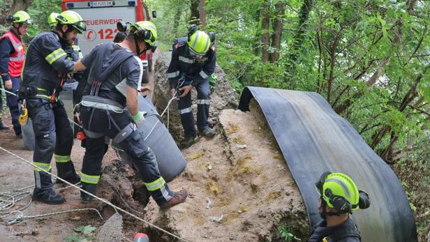 NÖ-Einsatz: Sprengung stoppt Felsabgang auf Triestingtal-Bahnstrecke