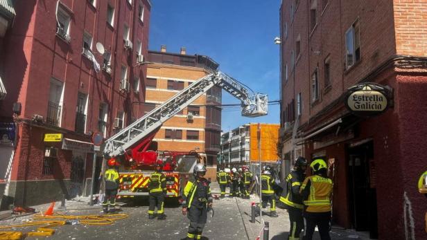 Explosion in a cafe in Madrid Explosion in a cafe in Madrid