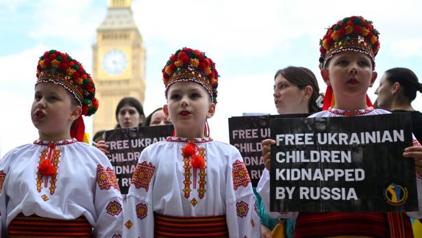 BRITAIN-UKRAINE-RUSSIA-CONFLICT-CHILDREN-DEMO
