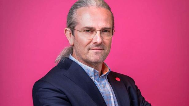 Christoph Lach, Neos