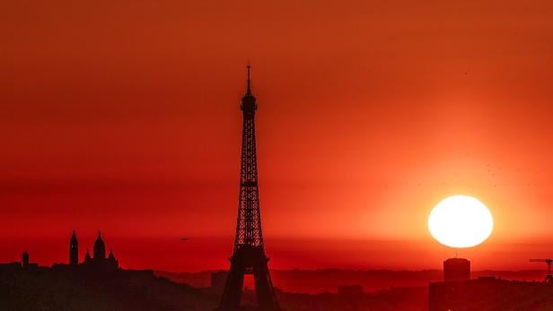 FILES-FRANCE-CLIMATE-ENVIRONMENT-HOUSING-HEALTH