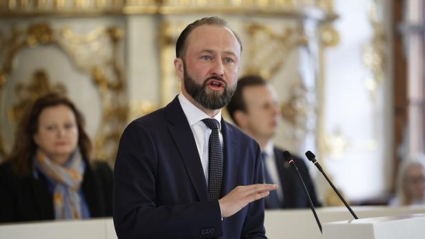 Max Lercher bei Rede im Landtag