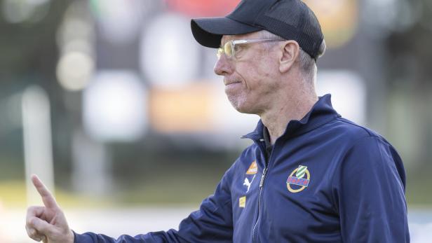 Peter Stöger ist mit Rapid in Oberwart zu Gast