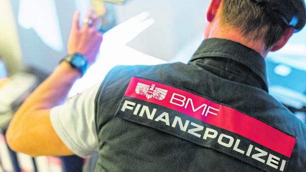 Kontrollgang der Finanzpolizei