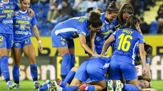 SKN-Frauen bejubeln den Platz in der Champions League