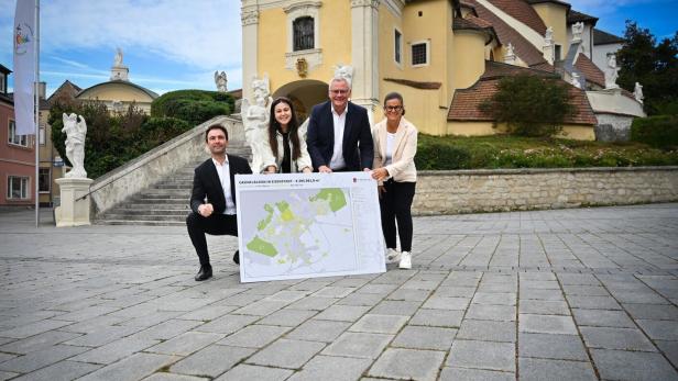 Foto mit Plan zur Entsiegelung 