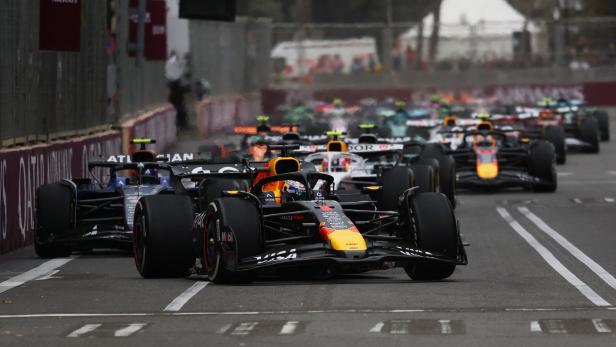 Max Verstappen fuhr überlegen zum Sieg. Max Verstappen führt das Formel-1-Feld an.