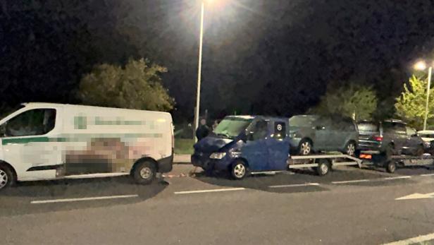 Überladener Autotransporter