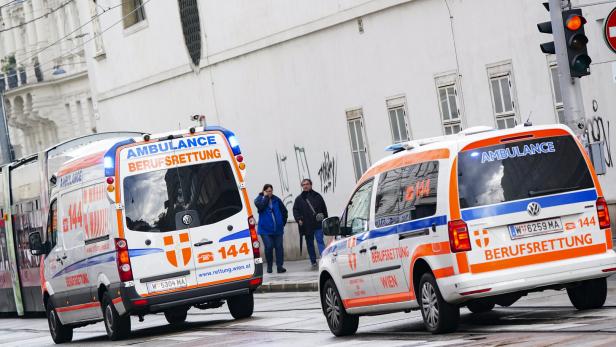 ++ THEMENBILD ++ WIEN: BERUFSRETTUNG/RETTUNG/NOTRUF/144/EINSATZKRÄFTE