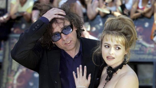 Seit 13 Jahren waren Helena Bonham Carter (48) und Regisseur Tim Burton (55) zusammen. Die Engänderin verriet vor einigen Monaten das Geheimnis ihrer Beziehung: Getrennte Räumlichkeiten. Doch nun trennt sich das Paar ganz offiziell.