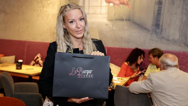 Simone Lugner im Le Burger