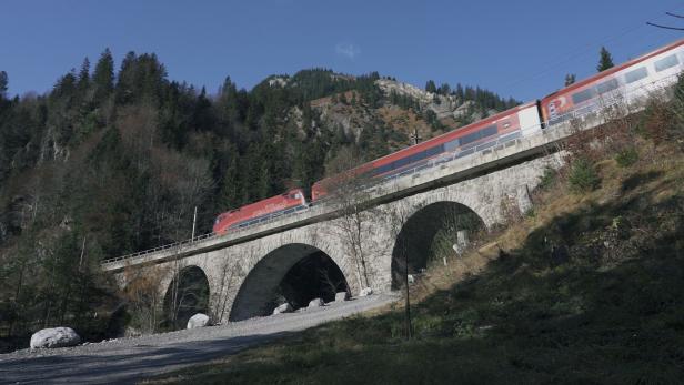 Arlbergstrecke mit Railjet
