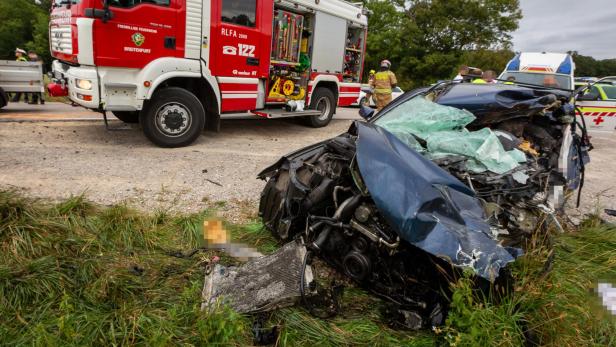Zerstörter Pkw nach einem Unfall