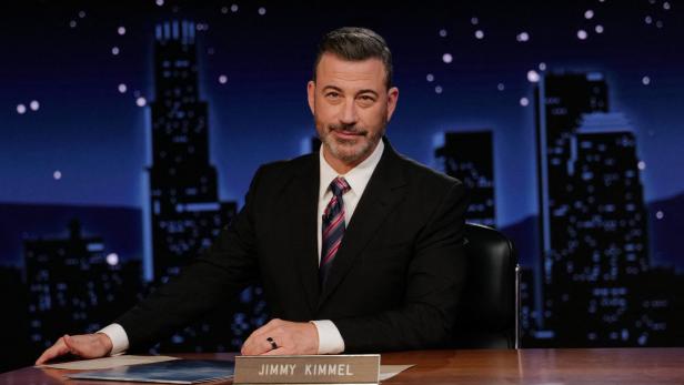 TOPSHOT-US-ENTERTAINMENT-POLITICS-KIMMEL