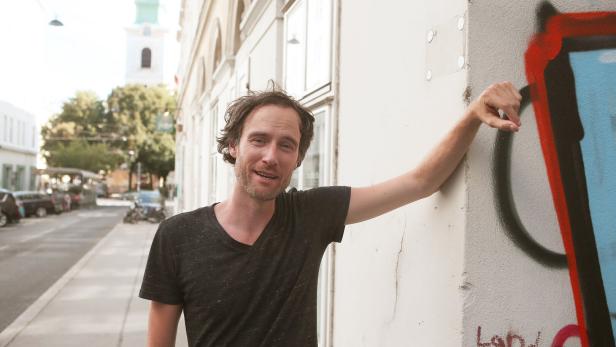 Andreas Rainer, bekannt als "Wiener Alltagspoet", schrieb nun auch einen Roman.