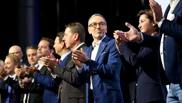 Herbert Kickl mit den Landesparteiobleuten
