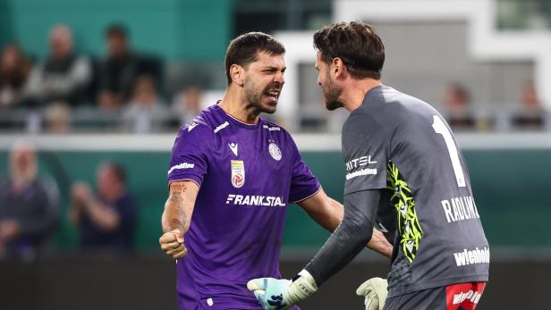 Dragovic (l.) feiert den Austria-Sieg