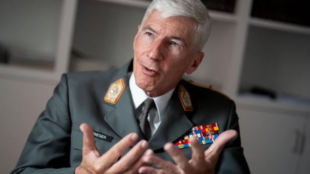 INTERVIEW MIT EHEMALIGEM EU-MILITÄRCHEF GENERAL BRIEGER