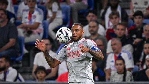 Star im Team: Tolisso darf in der Europa League spielen. Lyons Tolisso stoppt einen Fußball mit der Brust.