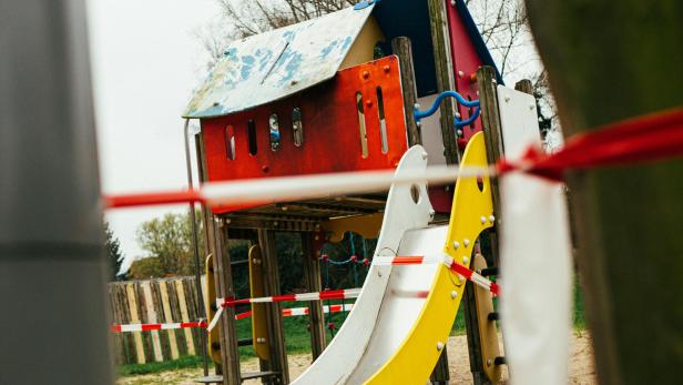 Abgesperrter Spielplatz