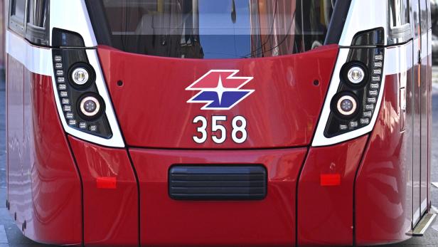 ++ THEMENBILD ++ STRASSENBAH / WIENER LINIEN / VERKEHR / ÖFFENTLICHE VERKEHRSMITTEL