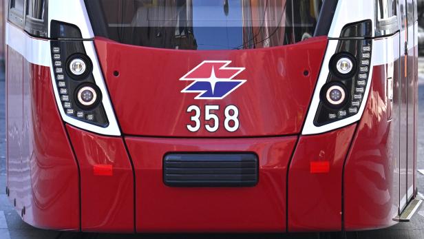 ++ THEMENBILD ++ STRASSENBAH / WIENER LINIEN / VERKEHR / ÖFFENTLICHE VERKEHRSMITTEL